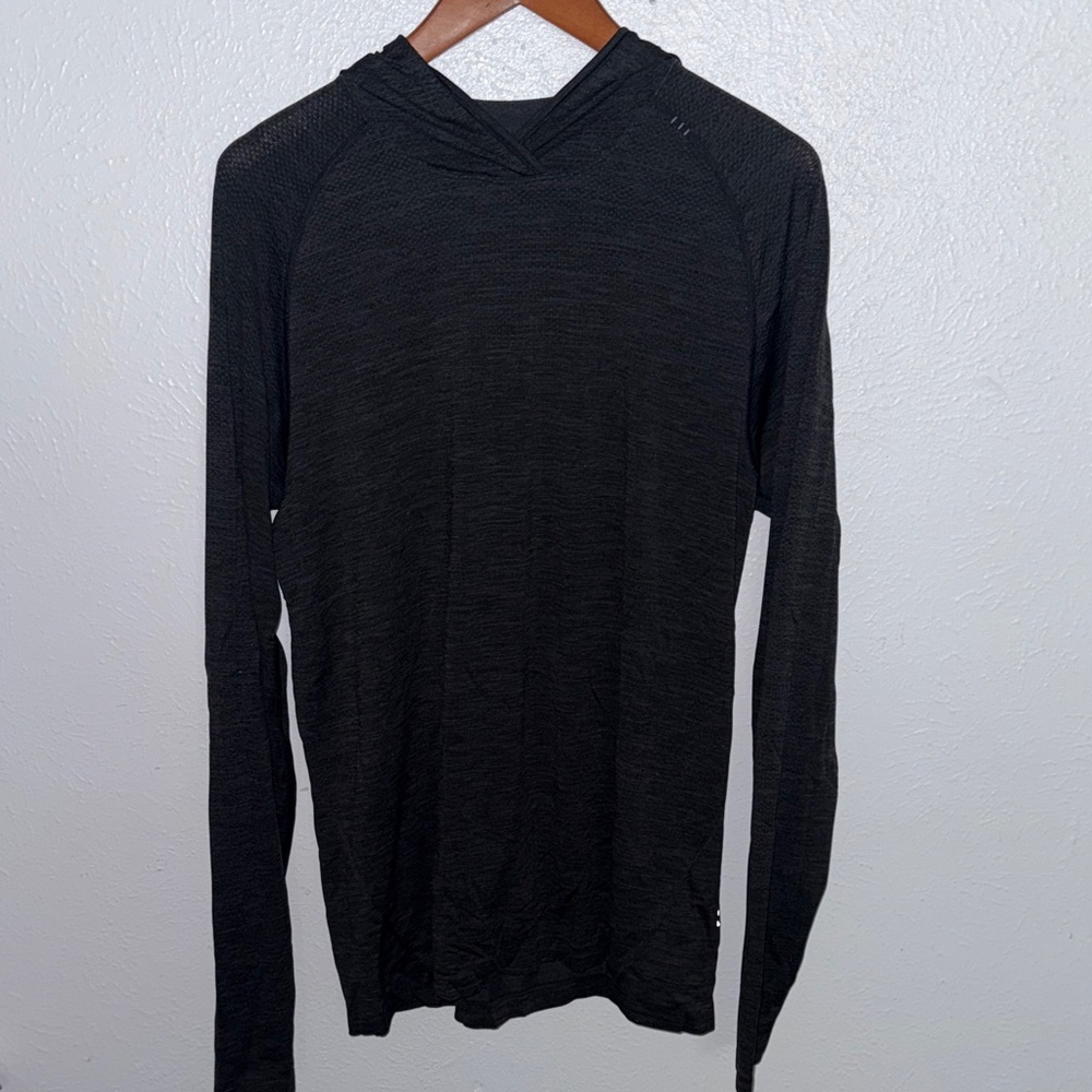 Men's Gray Lululemon Hooded Long Sleeve Shirt